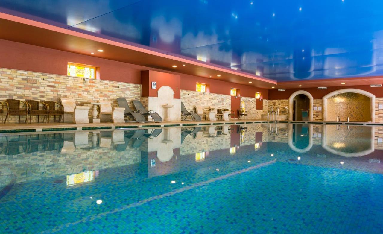Hotel Gottwald ตาตา ภายนอก รูปภาพ