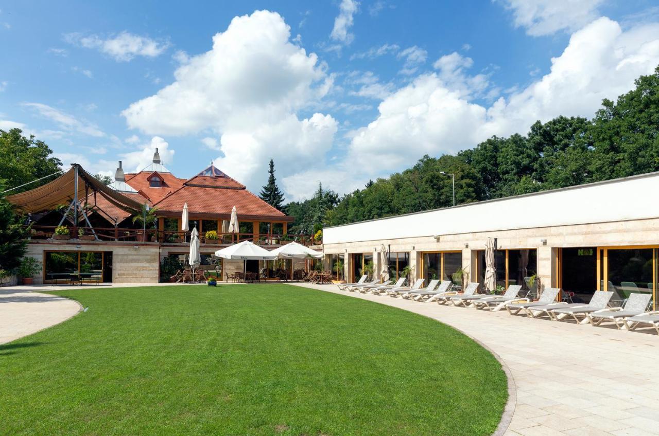 Hotel Gottwald ตาตา ภายนอก รูปภาพ
